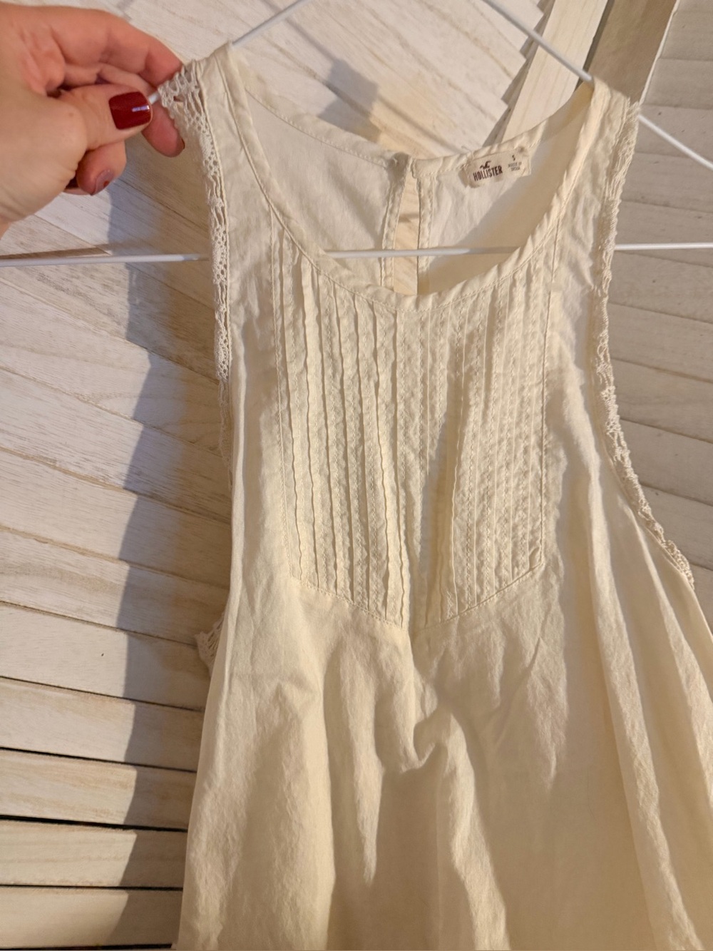 Hollister Cream Lace-Trim Sleeveless top